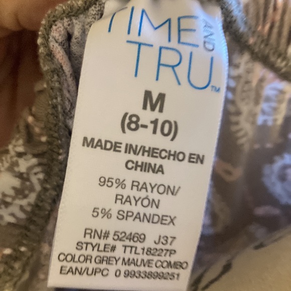 Cute Top size Medium - Picture 5 of 5